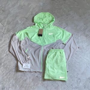 light nike tracksuit (unisex)